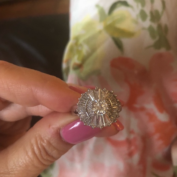 Exquisite cocktail ring size 8 - Picture 5 of 5